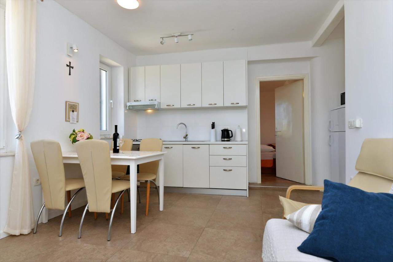 Beach Apartment Vami With Sea View มูร์แตร์ ภายนอก รูปภาพ